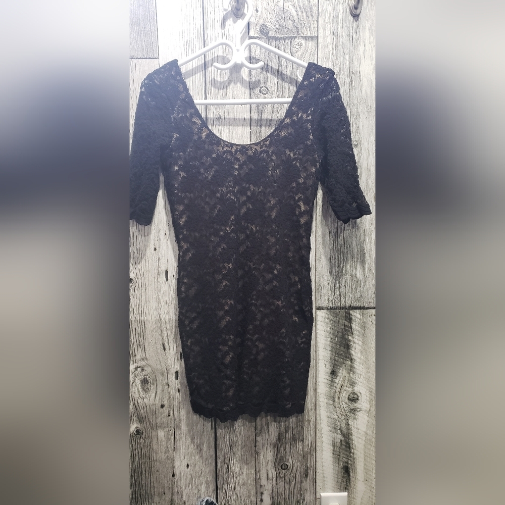 Nell Fantasia Lace Dress